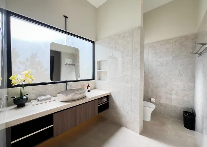 Walk To Cafes & Modern Nova 2 Holiday home